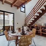 Nice And Cozy Ph With Private Pool